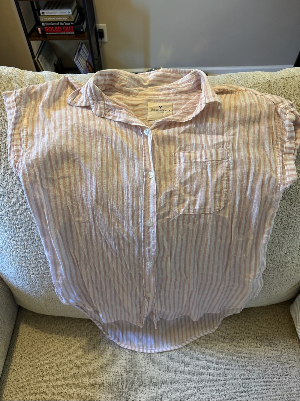 American Eagle Outfitters pink & white striped button-up blouse in XS #preppy #w
